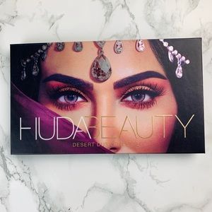 Huda Beauty Desert Dusk Eyeshadow Palette